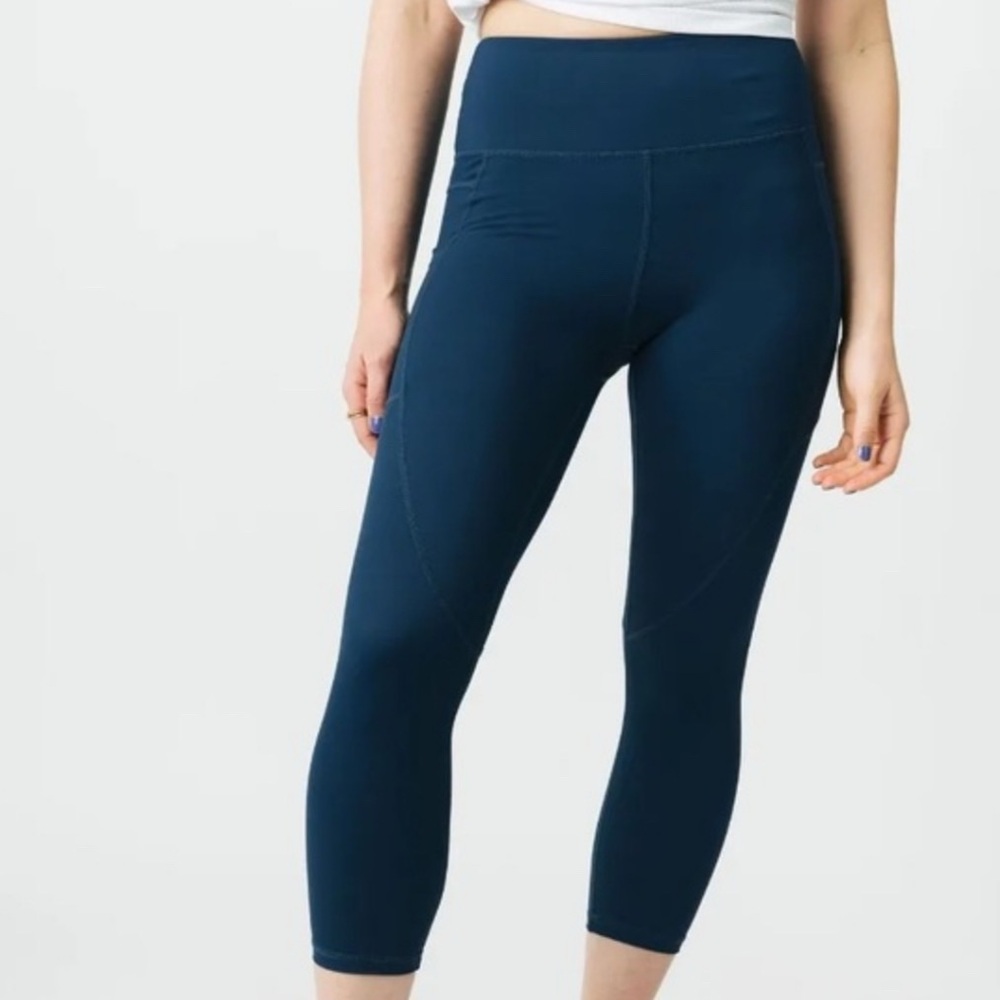 ZYIA Active Capris Leggings